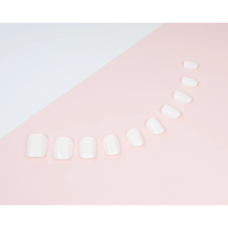 26424-52-54-234-invogue-white-square-nails-oop-1-.jpg.webp