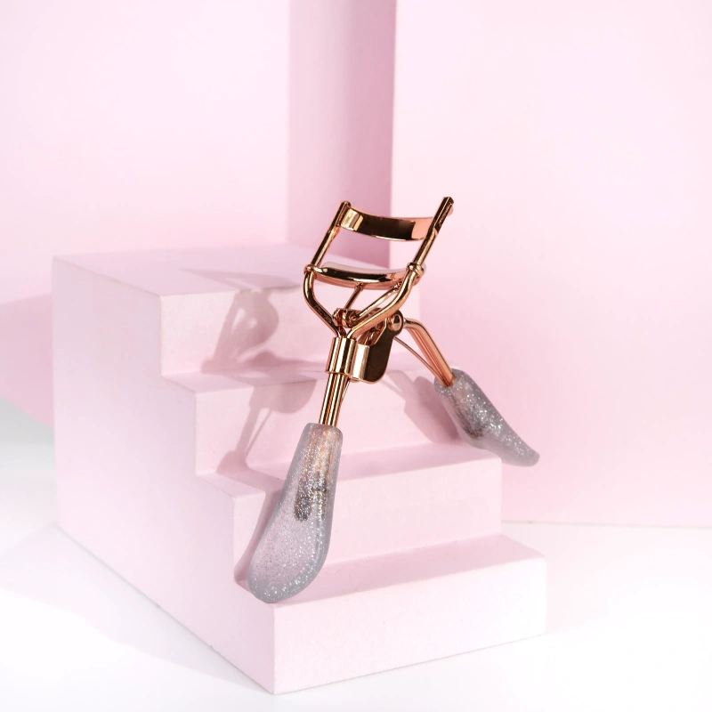 27736-52-56-352-brushworks-eyelash-curler-glitter-oop-1-2.jpg.webp