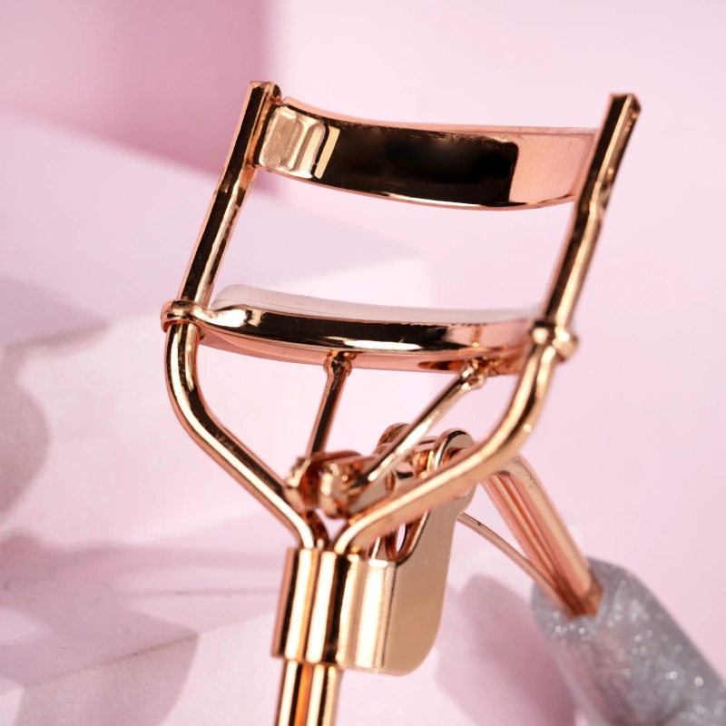27736-52-56-352-brushworks-eyelash-curler-glitter-oop-3-.jpg.webp