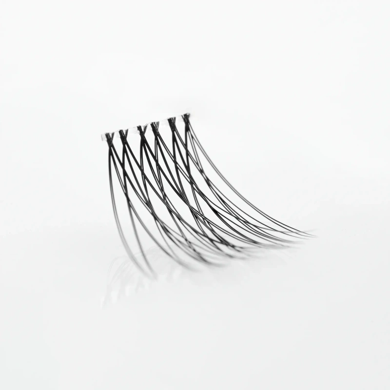 27747-52-55-413-invogue-cluster-lashes-light-wisp-style-1-lash-band.jpg.webp