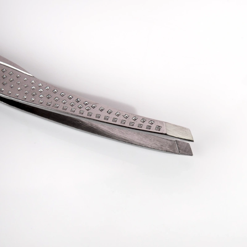 27809-52-56-252-brushworks-traditional-tweezer-oop-3-.jpg.webp