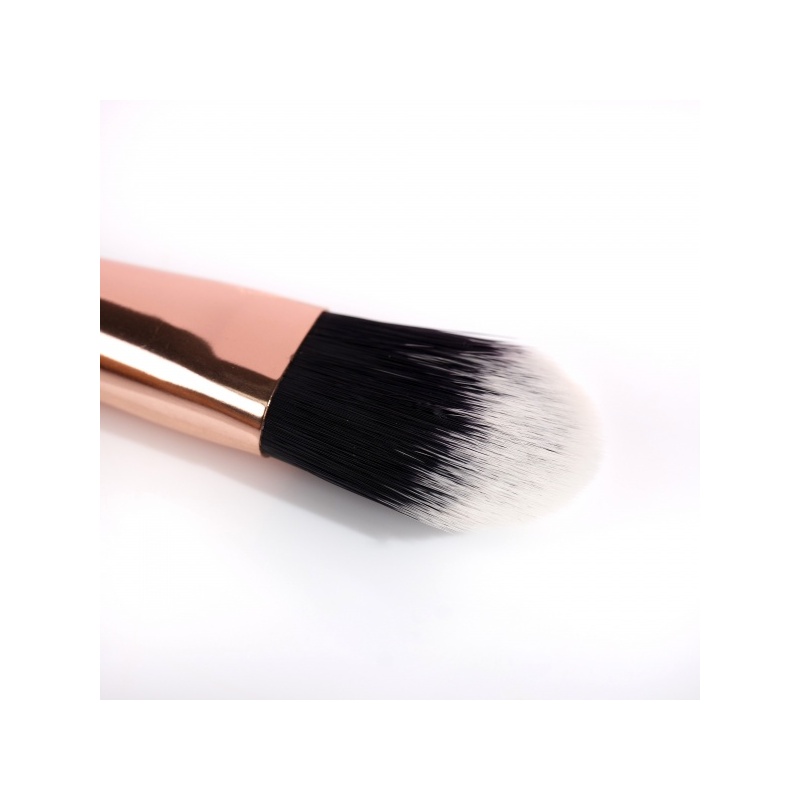 25510-52_56_004_brushworks_foundation_brush_oop__3_.jpg