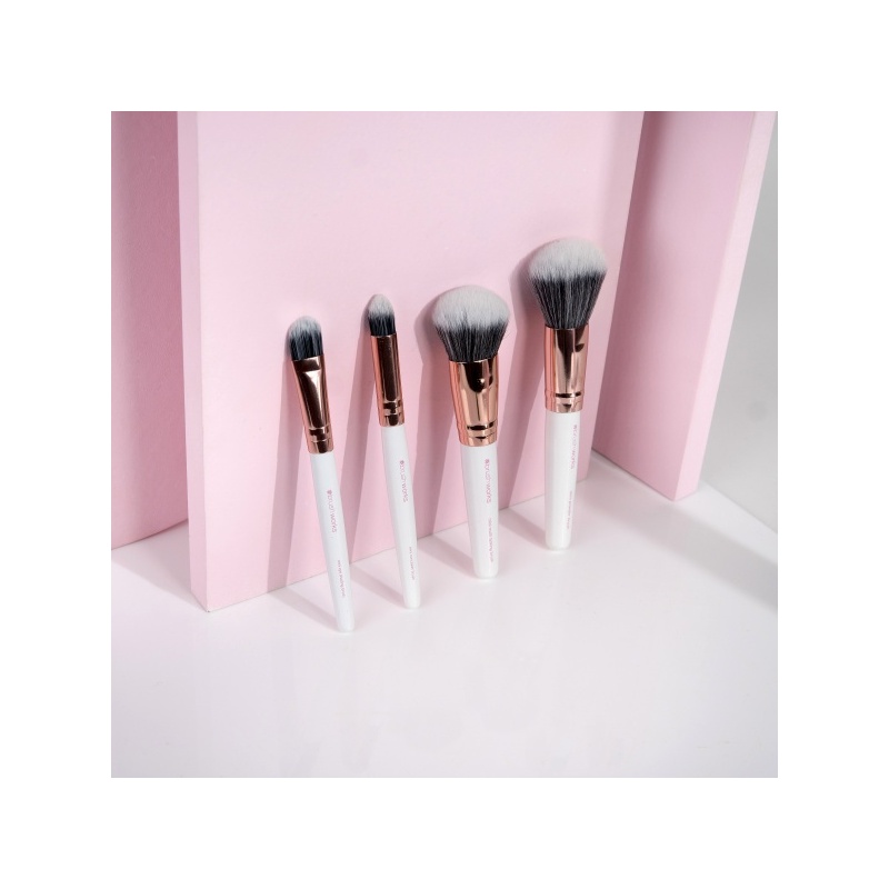 25514-52_56_102_brushworks_white___gold_travel_brush_set_oop__1_.jpg