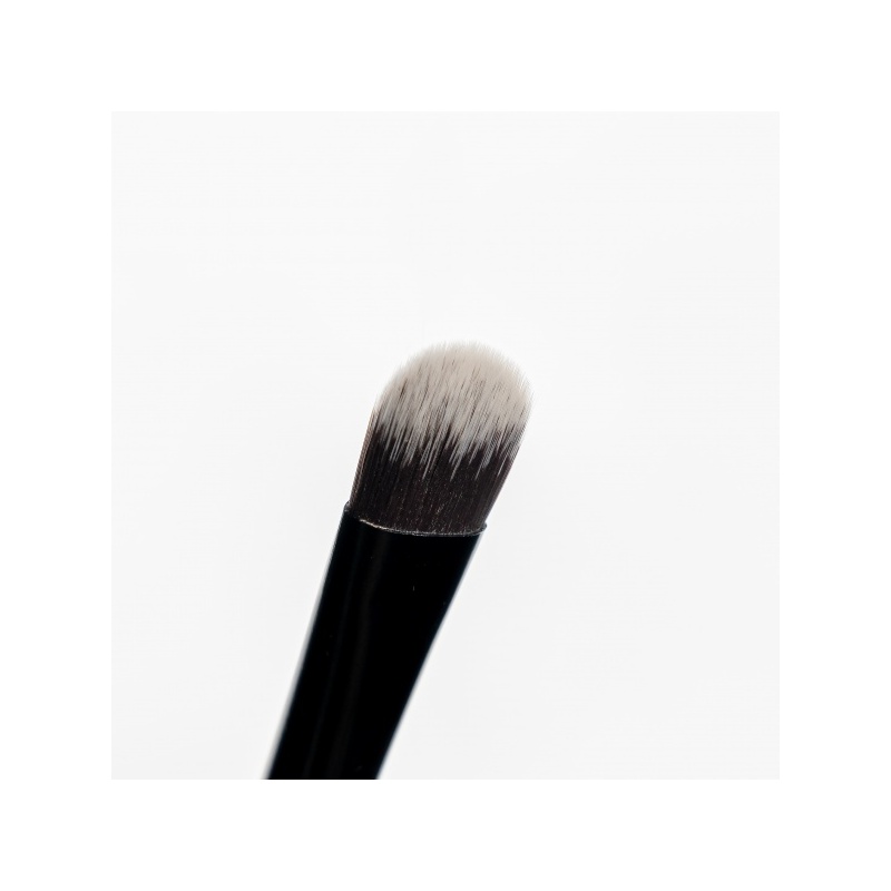 25533-52_56_484_brushworks_no_18_flat_eye_brush_oop__1_.jpg