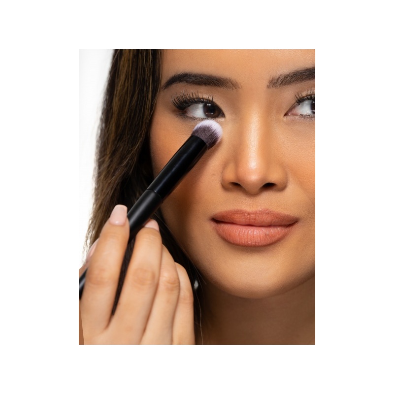 25543-52_56_476_brushworks_no_8_precise_angled_concealer_buffing_brush_ms.jpg