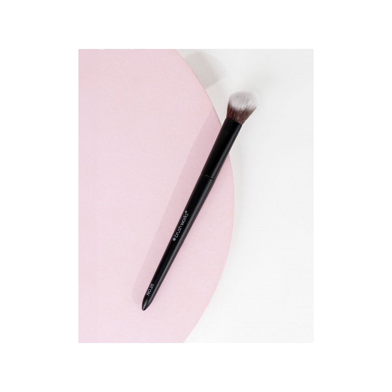 25657-52_56_526_brushworks_no_25_brightening_concealer_brush_oop__1_.jpg