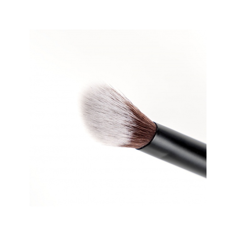 25657-52_56_526_brushworks_no_25_brightening_concealer_brush_oop__3_.jpg