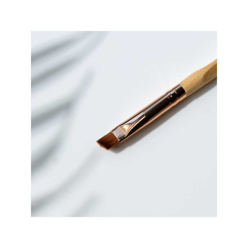 25686-80_40_010_so_eco_angled_eyeliner_brush_oop__2_.jpg