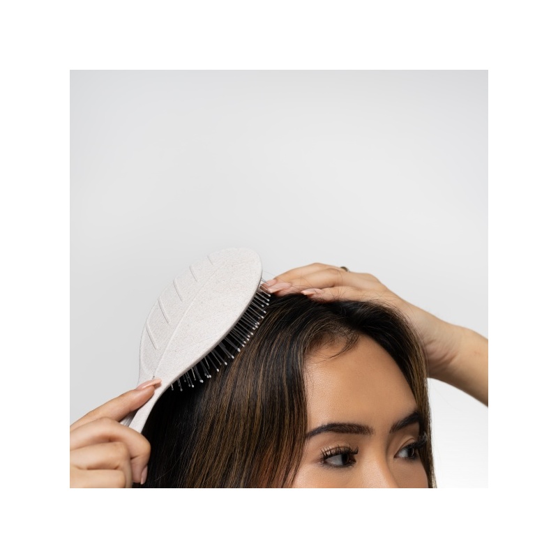 25811-80_40_070_so_eco_detangling_brush_ms.jpg