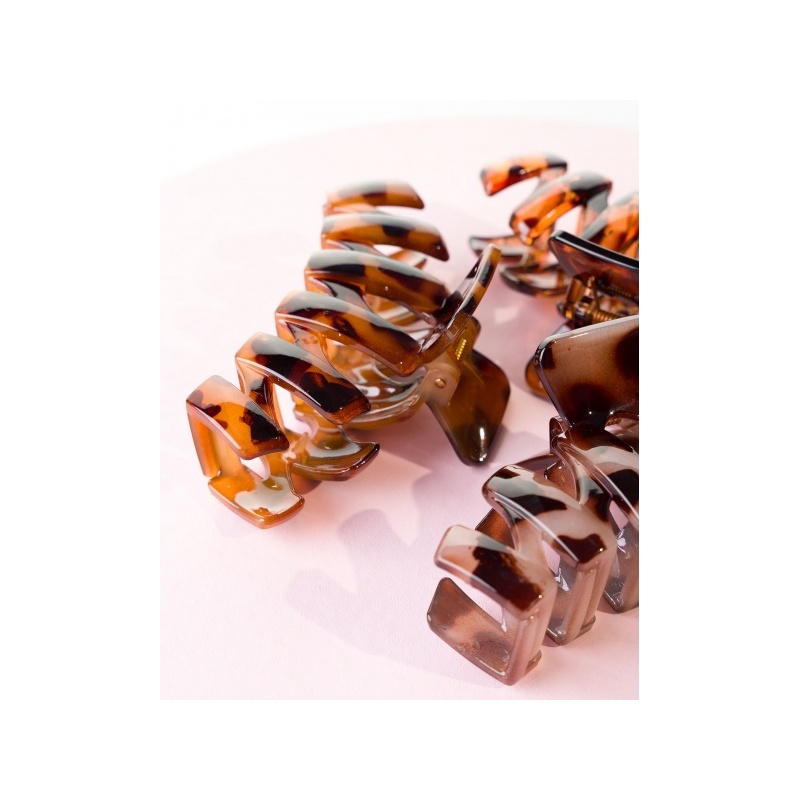 25920-52_56_549_brushworks_tortoiseshell_claw_clips_-_3_pack_oop__3_.jpg