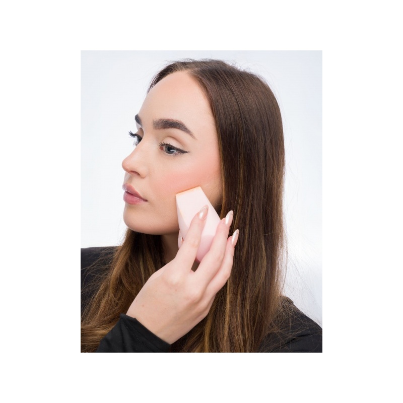 26079-52_56_553_brushworks_blend___sculpt_complexion_sponge_ms_2_.jpg